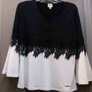 Anne Klein B/W Bell Sleeve Blouse w/Lace Accent, S